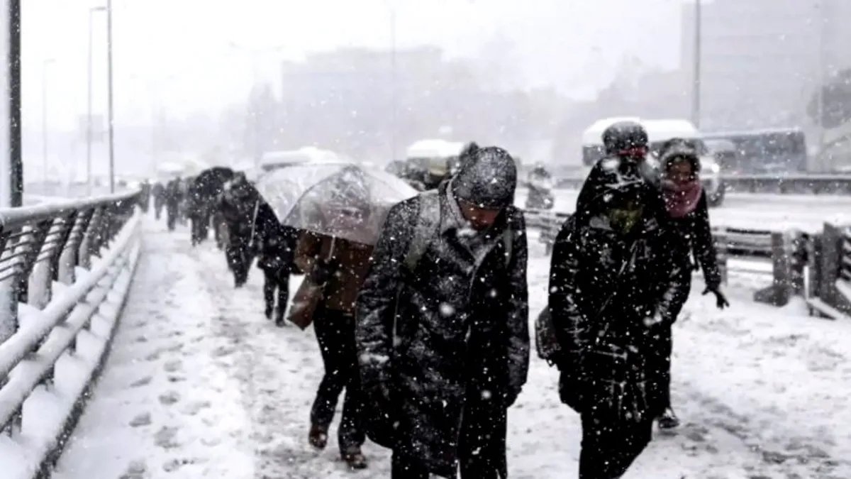 İstanbul Valiliğinden “kar yağışı” uyarısı İstanbul Valiliğinden “kar yağışı” uyarısı