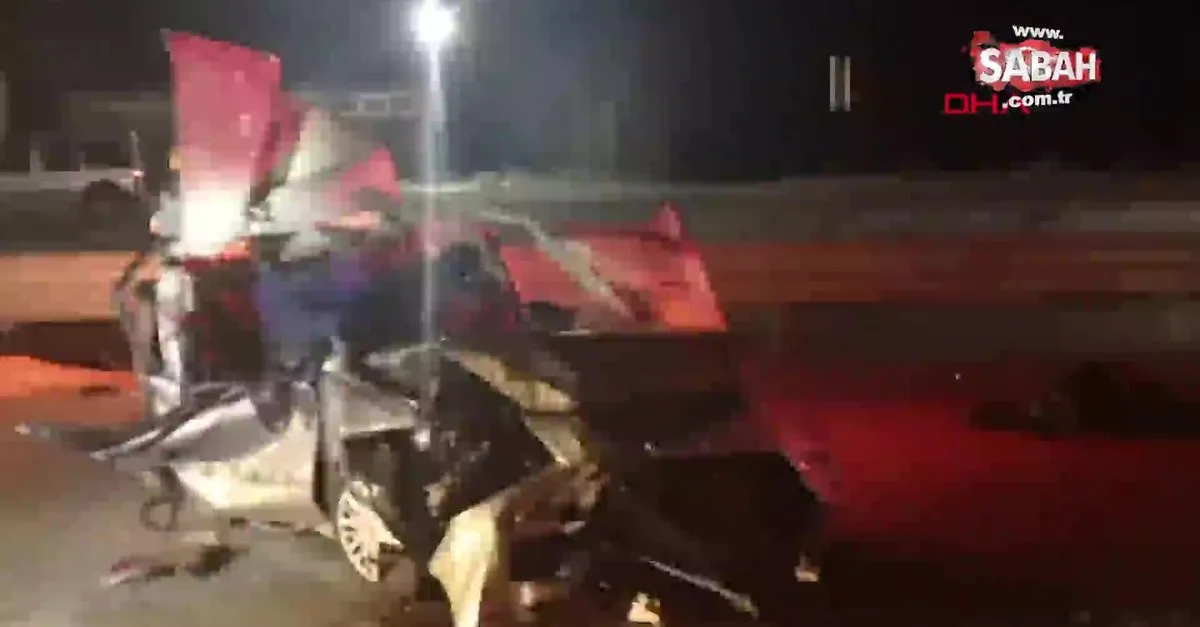 Otomobil Tir A Carpti 1 Olu 4 Yarali Videosunu Izle Son Dakika Haberleri
