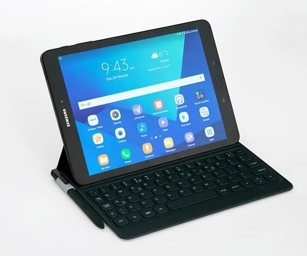 Samsung yeni tabletini tanıttı