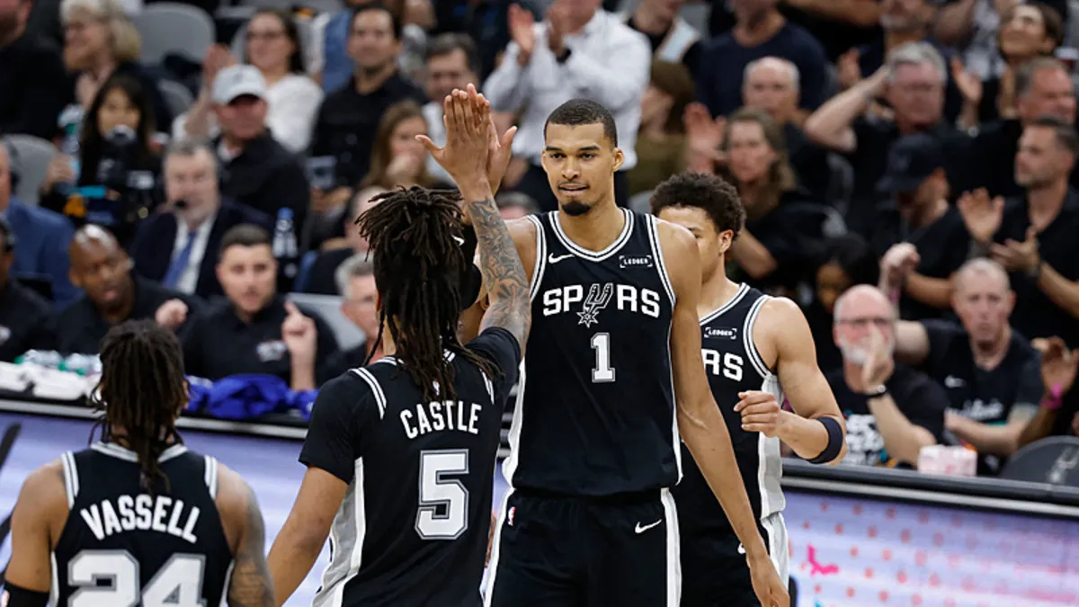 NBA’de Spurs farklı kazandı seride öne geçti! NBA’de Spurs farklı kazandı seride öne geçti!
