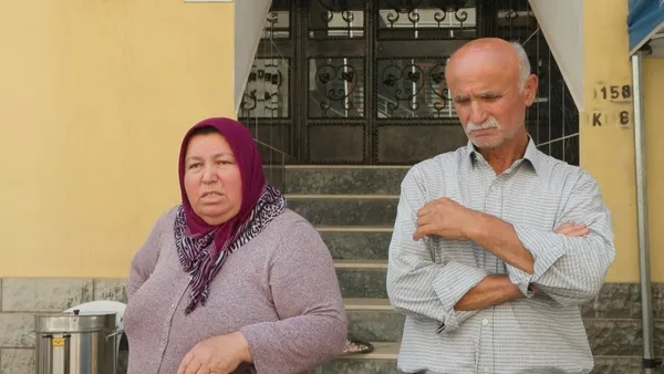 markete-gidiyorum-diyerek-evden-cikti-cesedi-site-bahcesinde-bulundu-aileden-korkunc-iddia-4-5-dakika-gezip-1786519718106.jpg