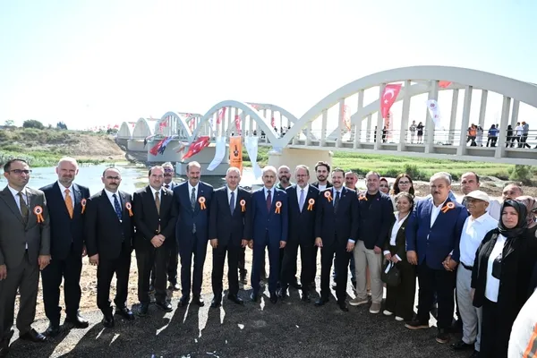 bakan-uraloglu-acikladi-tarihi-gediz-koprusu-restore-edilerek-yeniden-hizmete-acildi-1788529752553.jpeg