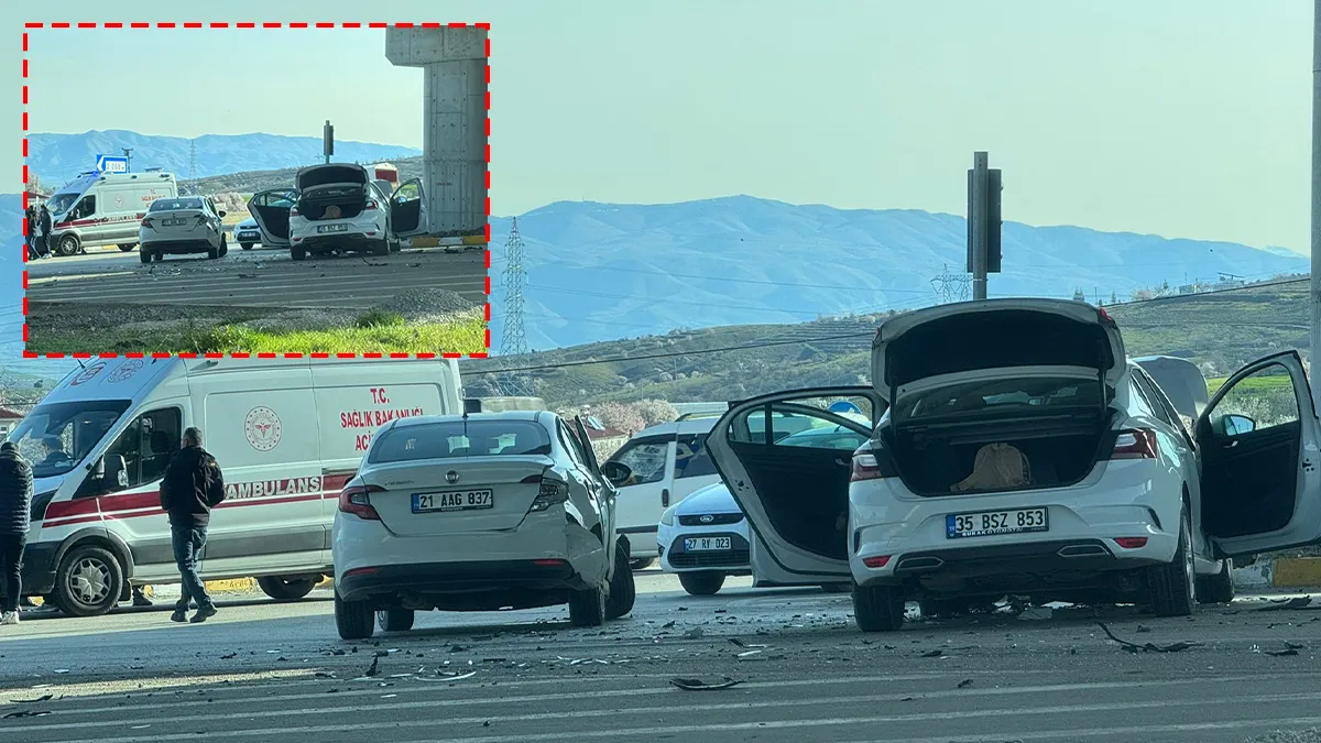 Elazığ’da can pazarı! 2 araç kafa kafaya çarpıştı: Yaralılar var! Elazığ’da can pazarı! 2 araç kafa kafaya çarpıştı: Yaralılar var!