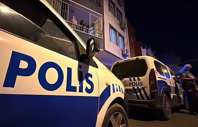 son-dakika-mersinde-5-yasindaki-oglunu-bogazindan-bicaklayarak-katletmisti-cani-annenin-ifadesi-kan-dondurdu-1758103951864.jpeg SON DAKİKA... Mersin'de 5 yaşındaki oğlunu boğazından bıçaklayarak katletmişti: Cani annenin ifadesi kan dondurdu!