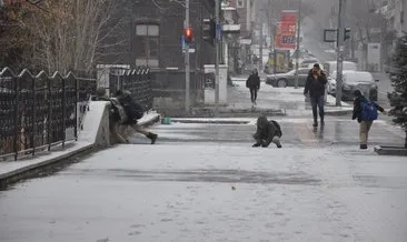 Kars'ta mevsimin ilk karı yağdı #kars