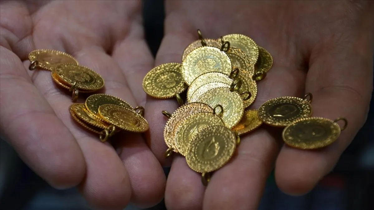 Altın fiyatları düştü, yatırımcı kuyumcuya koştu Altın fiyatları düştü, yatırımcı kuyumcuya koştu