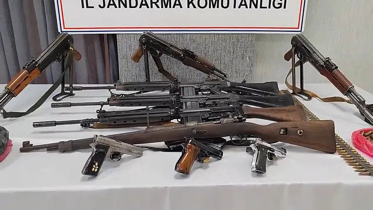 Şanlıurfa’da silah kaçakçılarına operasyon: Bakın silahlar nereden çıktı!