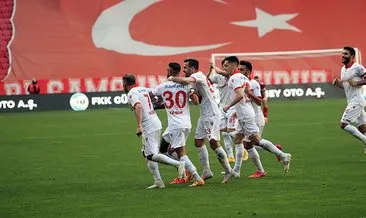 Samsunspor 3 attı Süper Lig iddiasını sürdürdü!