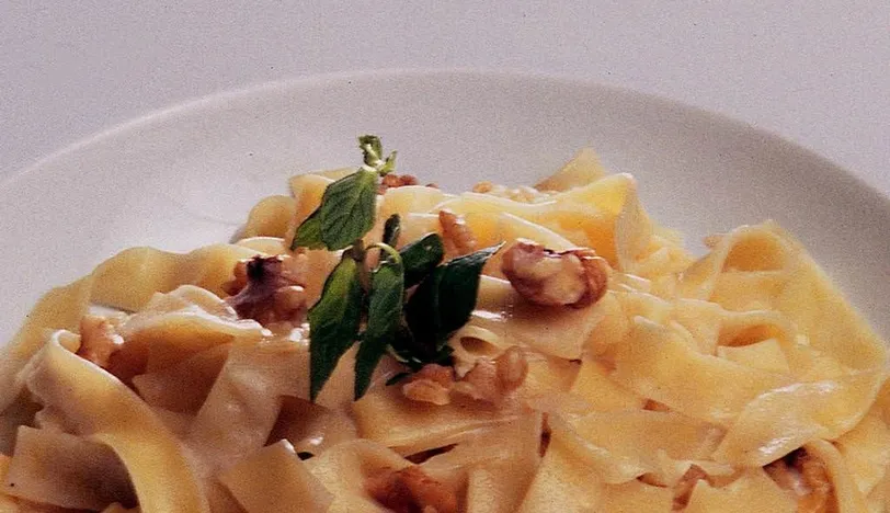 Peynir Soslu Cevizli Papardelle