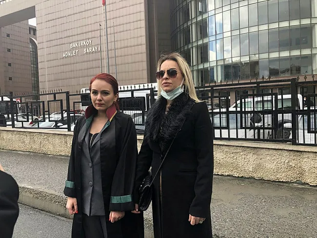 cinayetin-ardindan-dram-cikti-oglum-dort-tane-kadinin-hayatini-kurtardi-1617361096870.jpg İstanbul’da annesine şiddet uygulayan babasını öldüren genç 4 kadının hayatını kurtarmış - 3