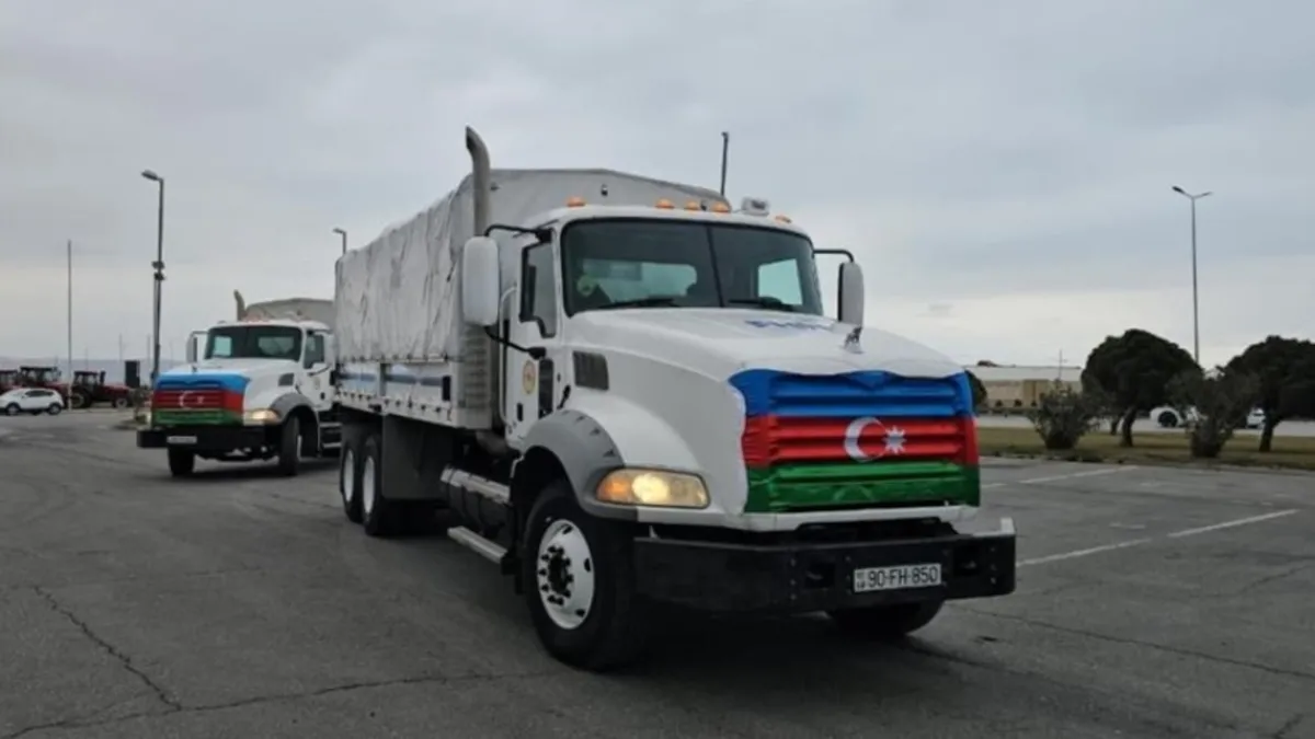 Azerbaycan’dan İran’a insani yardım: 82 tonluk yardım yola çıktı Azerbaycan’dan İran’a insani yardım: 82 tonluk yardım yola çıktı