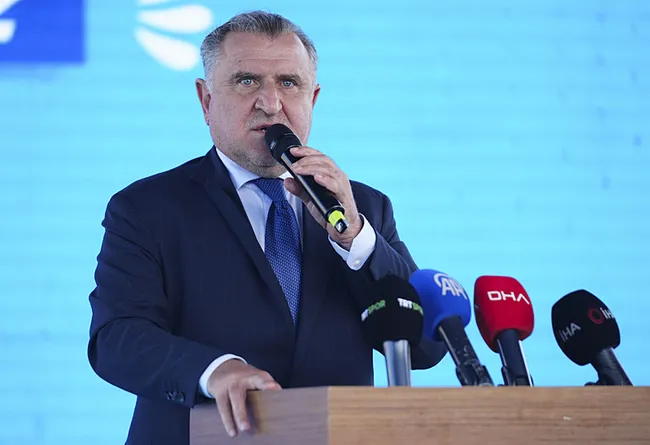 milletin-partisi-ak-parti-25-yasinda-siyasilerden-pes-pese-kutlama-mesaji-turkiyenin-idealini-omuzlayan-kutlu-1786699571011.jpg