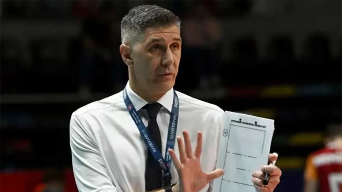 Fenerbahçe Erkek Voleybol Takımı’nda Slobodan Kovac ile yollar ayrıldı Fenerbahçe Erkek Voleybol Takımı’nda Slobodan Kovac ile yollar ayrıldı