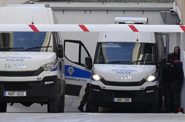 1792416557383.png GKRY’de Kıbrıslı Türk gence alçak saldırı: Topuklarını bıçakla kestiler! Kanlar içinde bırakıp kaçtılar