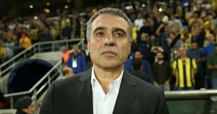 Ersun Yanal, gözünden operasyon geçirdi