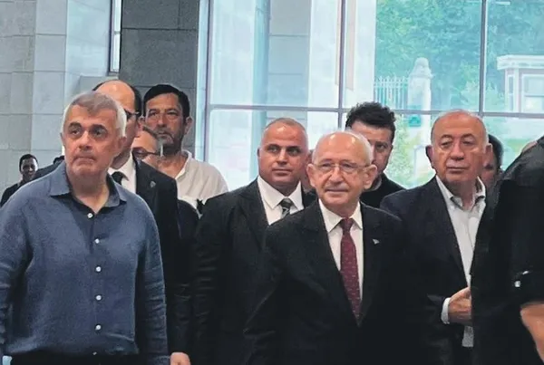 destege-giden-kilicdarogluna-hain-protestosu-dini-degerlere-hakarete-tutuklama-1783110218788.jpeg