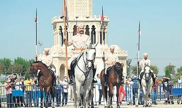 İzmir kurtuluşunun 104. yılını kutluyor
