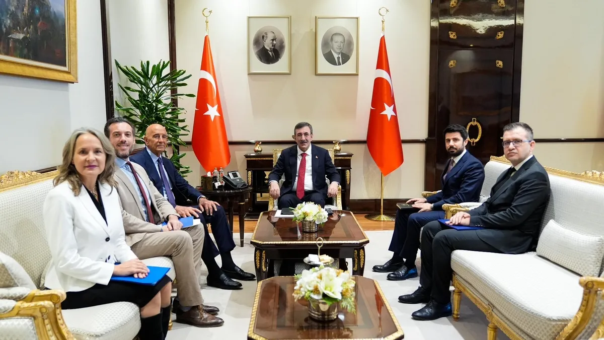 Cumhurbaşkanı Yardımcısı Yılmaz, ABD Büyükelçisi Barrack’ı kabul etti Cumhurbaşkanı Yardımcısı Yılmaz, ABD Büyükelçisi Barrack’ı kabul etti