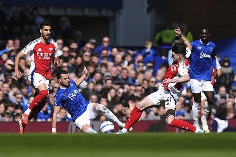 Everton-Arsenal maçının hakemi gündem oldu! Premier Lig’de Halis Özkahya vakası...