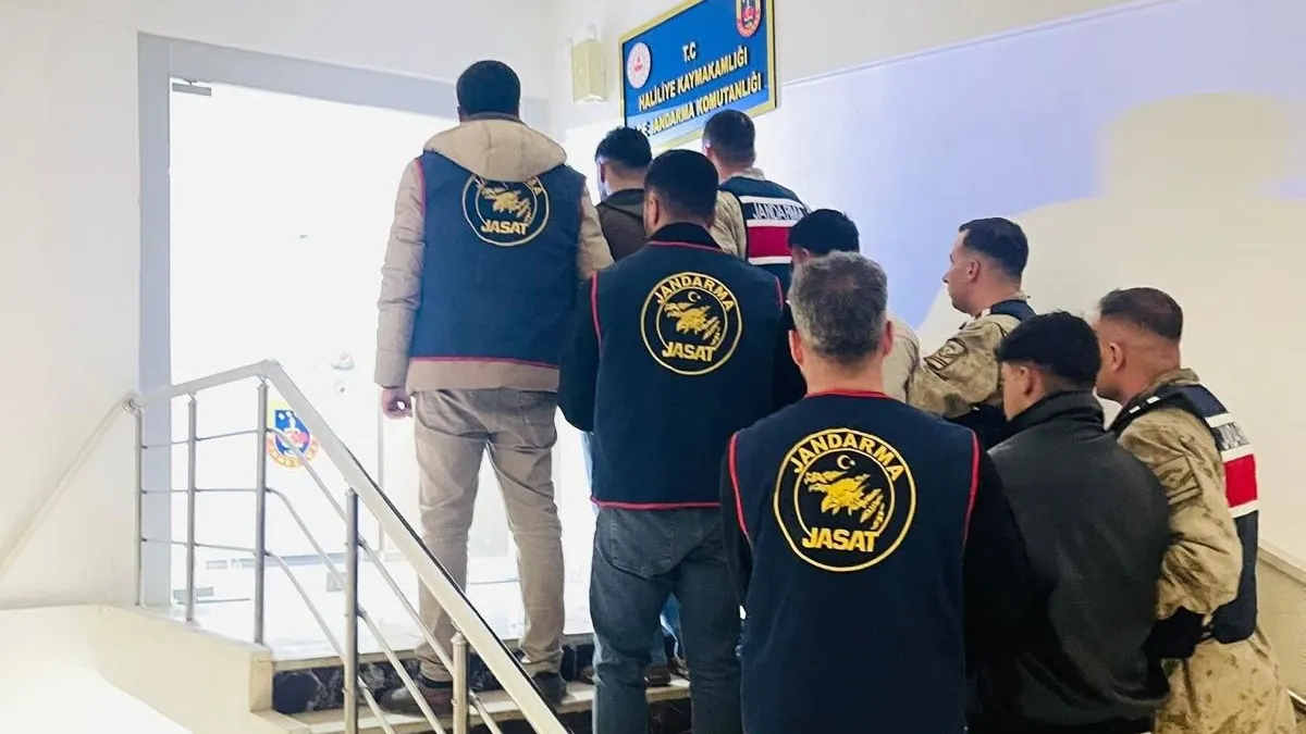 Bağ evinden büyük vurgun! Jandarma operasyonuyla çözüldü Bağ evinden büyük vurgun! Jandarma operasyonuyla çözüldü