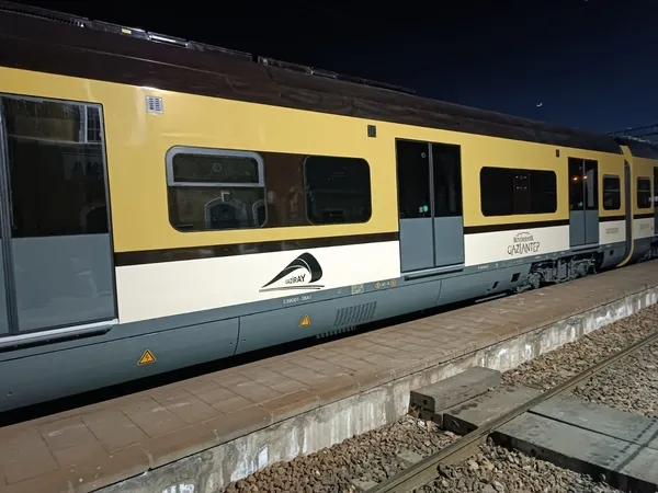 gaziantepe-yerli-ve-milli-tren-1740927253897.jpg
