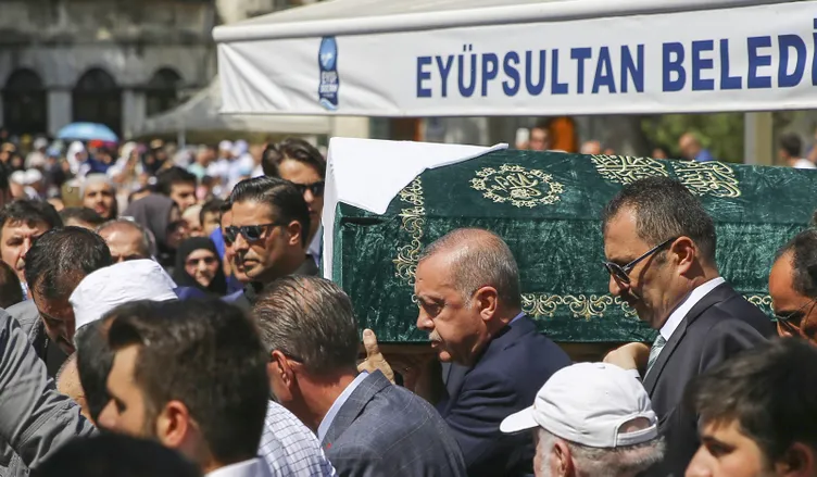 Şule Yüksel Şenler son yolculuğuna uğurlandı