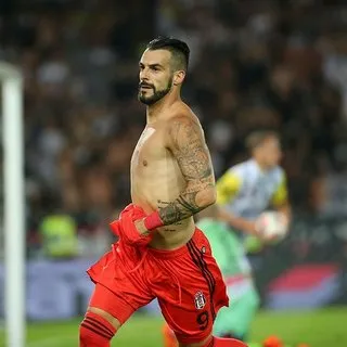 Monaco, Alvaro Negredo'ya kancayı taktı