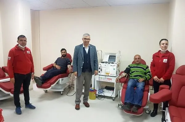 kizilaydan-gonullu-kan-bagiscilarina-cagri-1680590933029.jpg