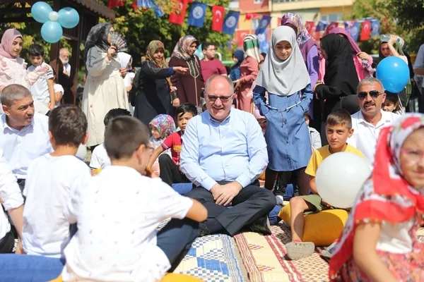 sivas-belediyesinden-kur-an-kursu-ogrencilerine-mezuniyet-toreni-1661344271592.jpeg