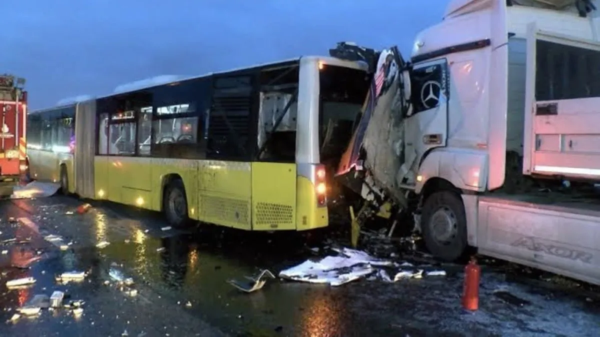 İETT otobüsüne çarpan tır soruşturması tamamlandı Öldükleri kazada kusurlu bulundular
