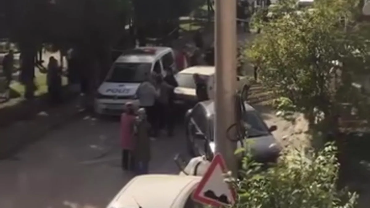 Düğün arifesinde vahşet: Eşini öldürüp kendini bıçakladı Düğün arifesinde vahşet: Eşini öldürüp kendini bıçakladı