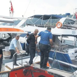 Eşine mesaj attığını görünce öldürdü