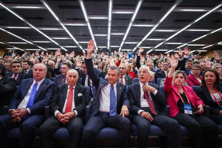SON DAKİKA | CHP’de büyük tasfiye! Özgür Özel’in iç muhalefet operasyonu sürüyor