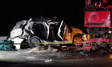 Burdur'da otomobil ile kamyon çarpıştı: 1 kişi öldü, 4 kişi yaralandı #burdur