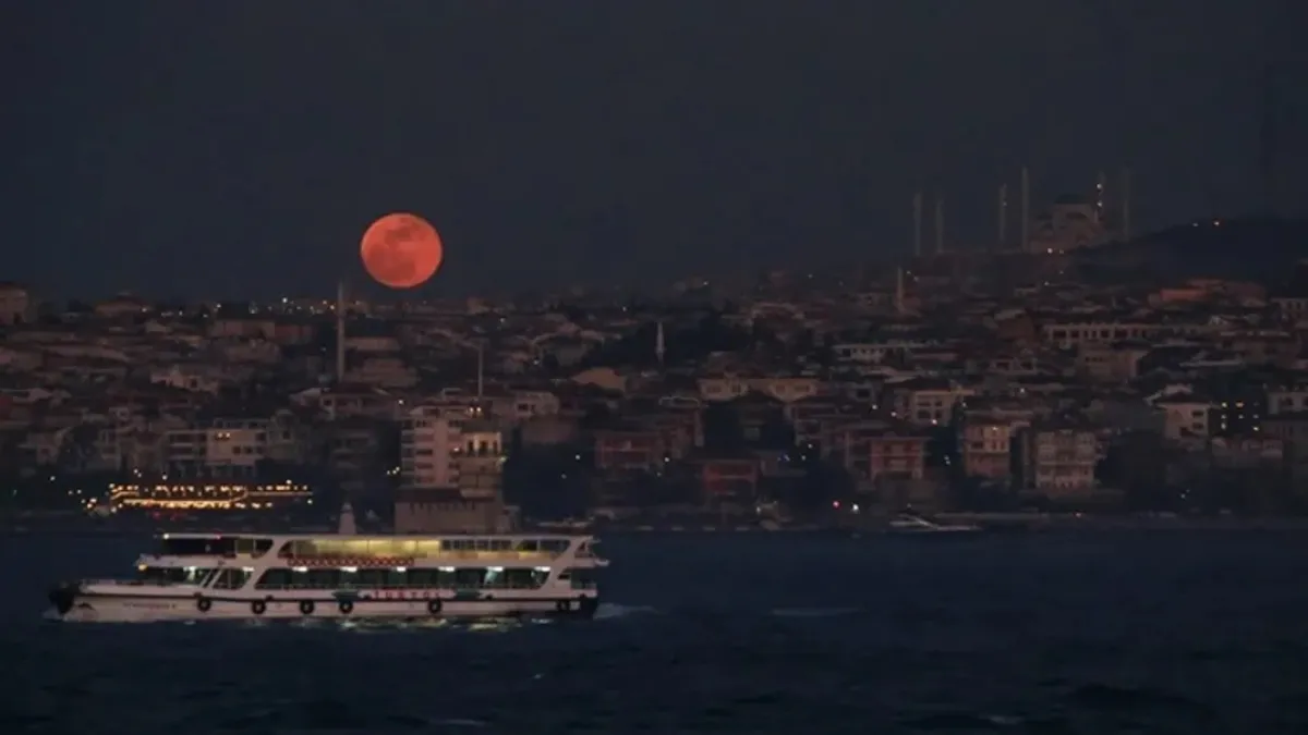 Kanlı Ay tutulması ne zaman, saat kaçta ve hangi tarihte? Kanlı Ay tutulması Türkiye’den görülecek mi?