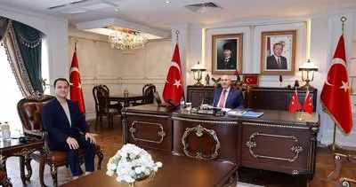 Vali Köşger, eğitime katkılarından dolayı Gökhan Gündoğdu’yu kutladı #adana