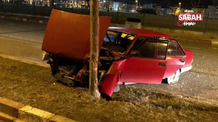 Kazada parçalanan otomobilini olay yerinde bırakıp kaçtı | Video
