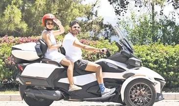 Üç tekerlekli motorla şov