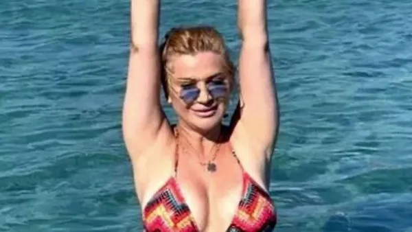 Songül Karlı'nın bikinili cesur görüntüleri sosyal medyada olay oldu! Formda vücuduna beğeni yağdı... | Video