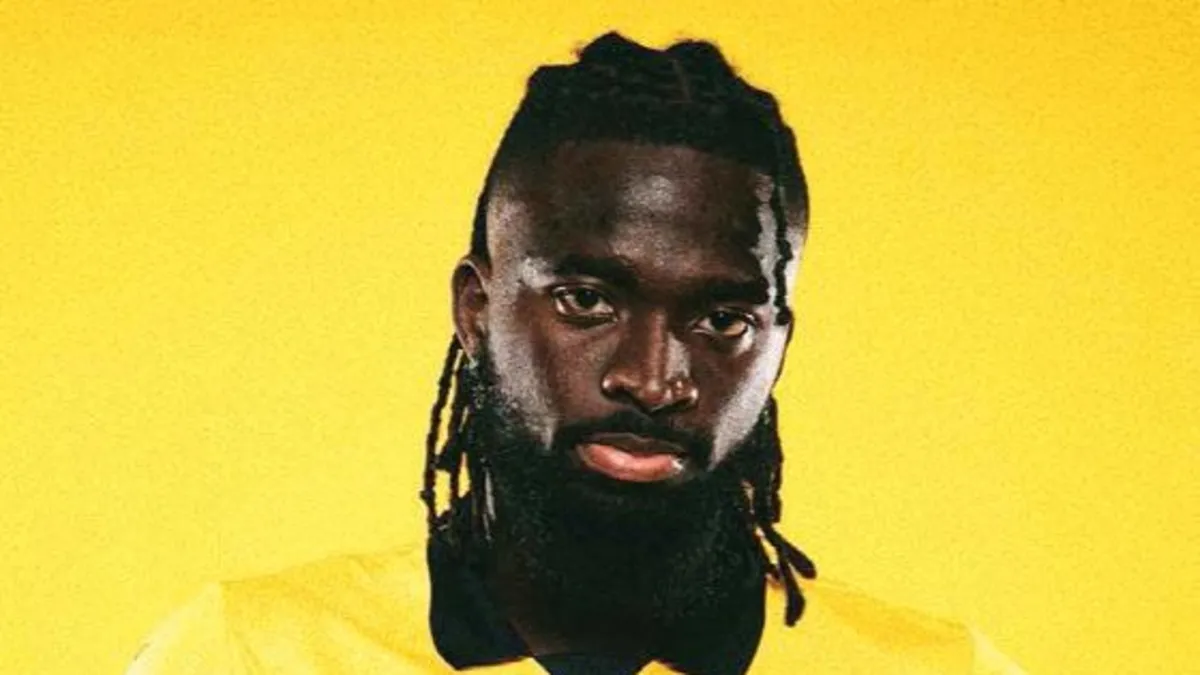 Trabzonspor'un golcü transferi Arokodare için Wolves ile anlaşmasına dair görsel.