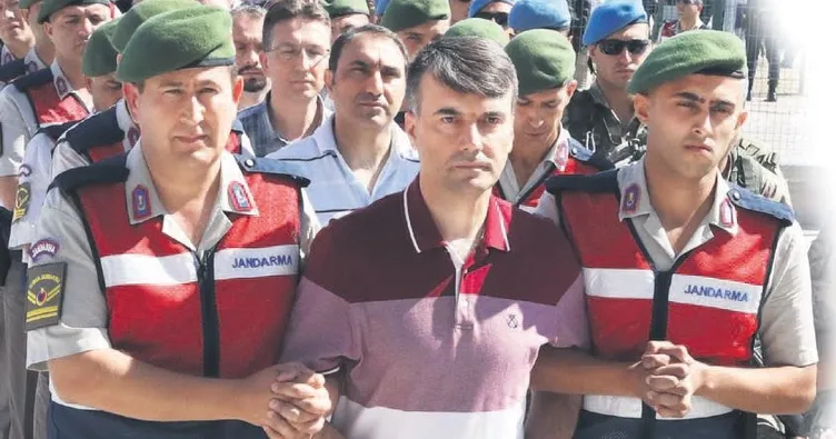 Katil! bir de alay ediyor