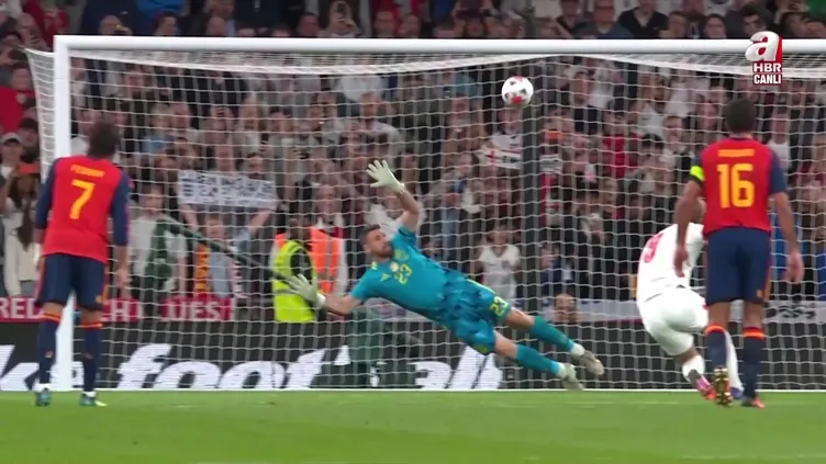 TIKLA İZLE | Harry Kane penaltıda ihlal yaptı!
