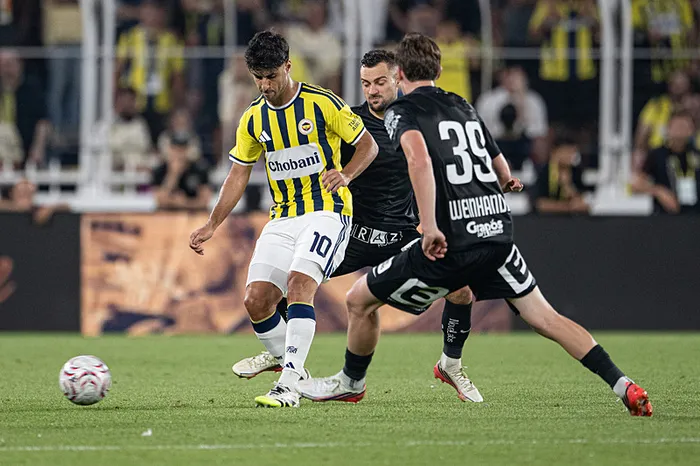 canli-uefa-sampiyonlar-liginde-sturm-graz-fenerbahce-maci-ne-zaman-saat-kacta-sifresiz-mi-1786461155011.jpeg