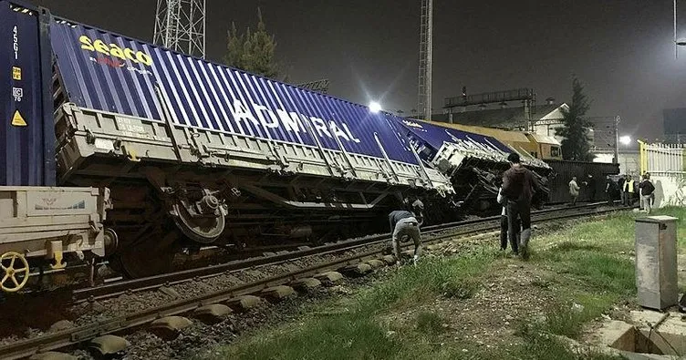 İzmir’de, yük treni devrildi