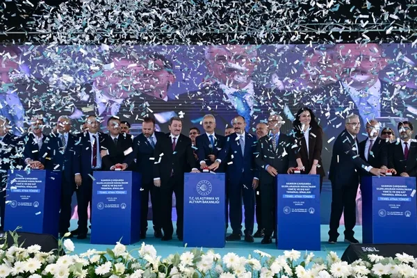 bakan-uraloglu-acikladi-turkiyeyi-kuresel-bir-havacilik-merkezi-haline-getirdik-1788432886806.jpeg