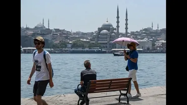 turkiye-kavrulacak-sicakliklar-rekor-kiracak-sicakliklar-gunesin-altinda-50-dereceyi-bulacak-1782660039386.jpg