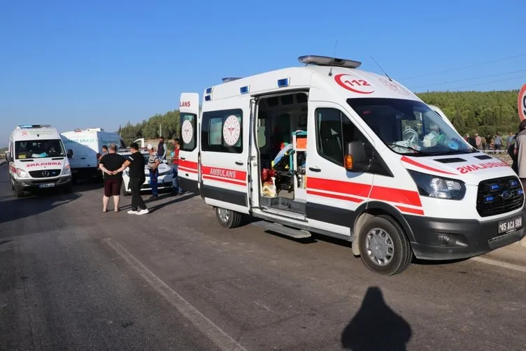 Son dakika: Manisa'da korkunç kaza! 2 ölü, 10 yaralı...