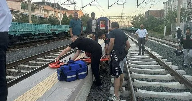 Hareket eden trenden atlayan kadın ölümden döndü Hareket eden trenden atlayan kadın ölümden döndü