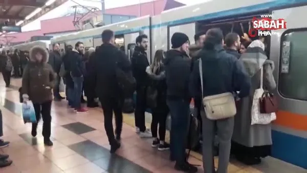 İstanbul'da metro seferlerinde aksama | Video