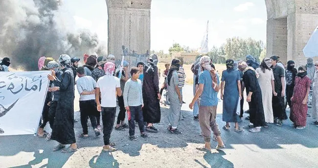 Arap aşiretler, 24 köyü PKK’dan temizledi Arap aşiretler, 24 köyü PKK’dan temizledi